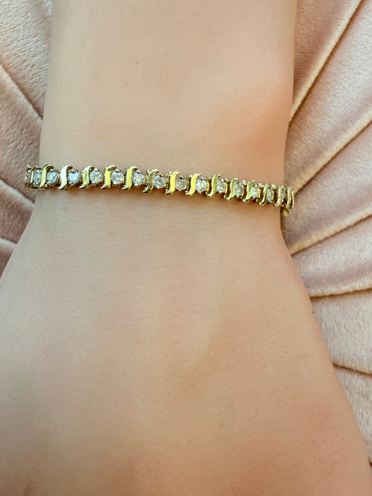 Vintage diamond tennis bracelet 14K yellow gold lab diamonds art deco unique elegant round diamonds sparkle feminine 