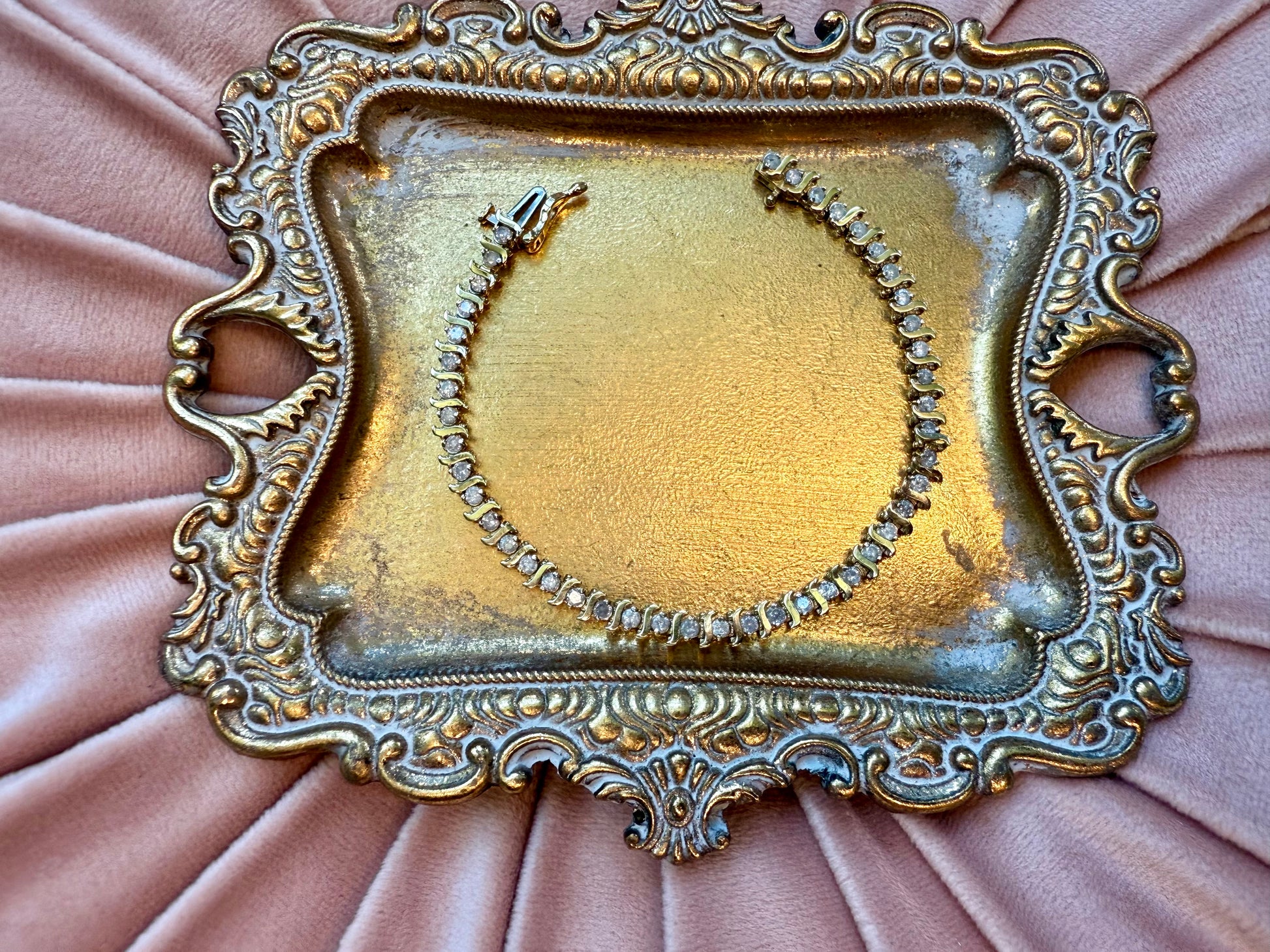 Vintage diamond tennis bracelet 14K yellow gold lab diamonds art deco unique elegant round diamonds sparkle feminine 