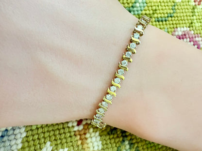 Vintage diamond tennis bracelet 14K yellow gold lab diamonds art deco unique elegant round diamonds sparkle feminine 