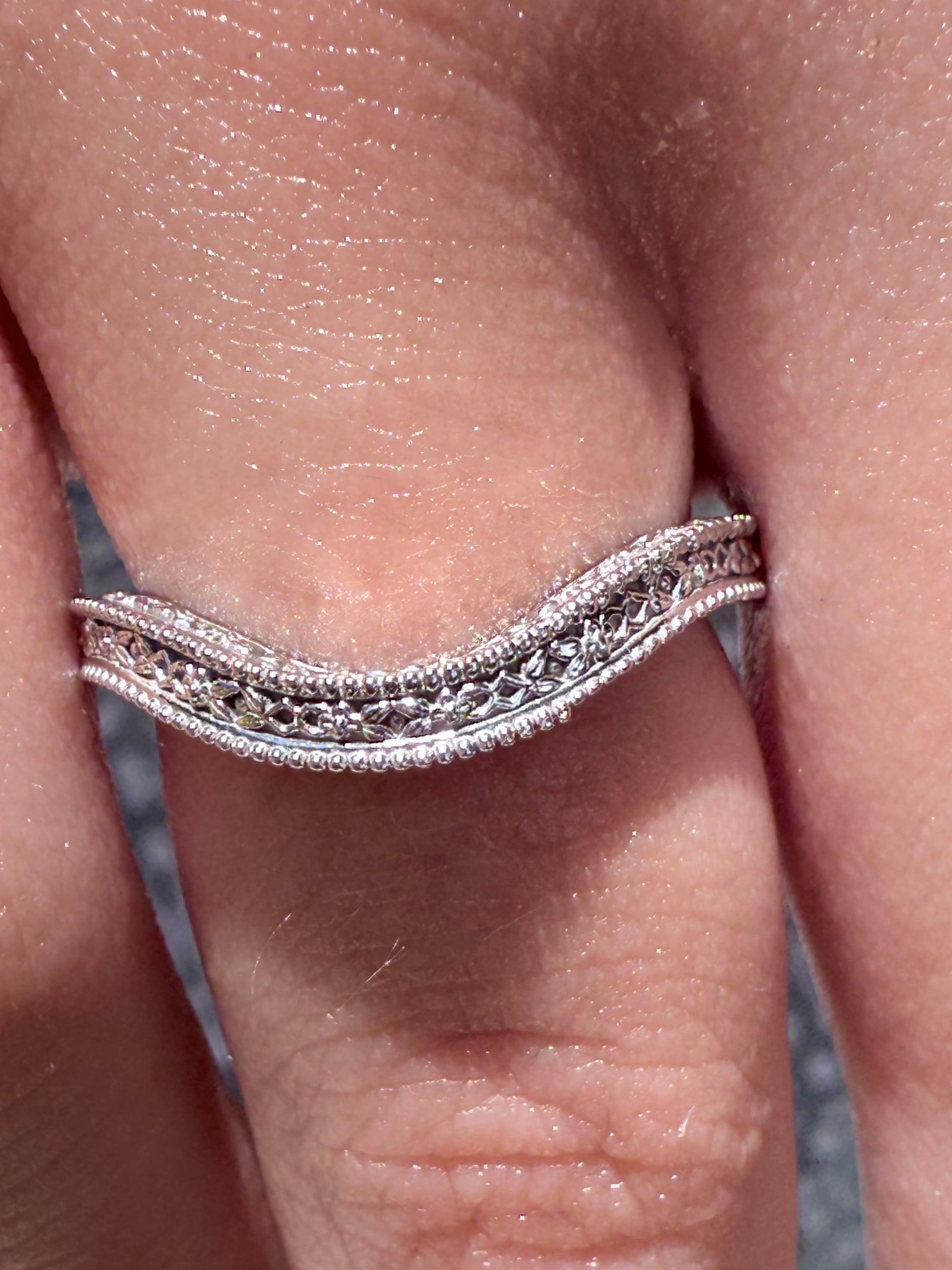 14K gold vintage curved floral band design detail art unique 