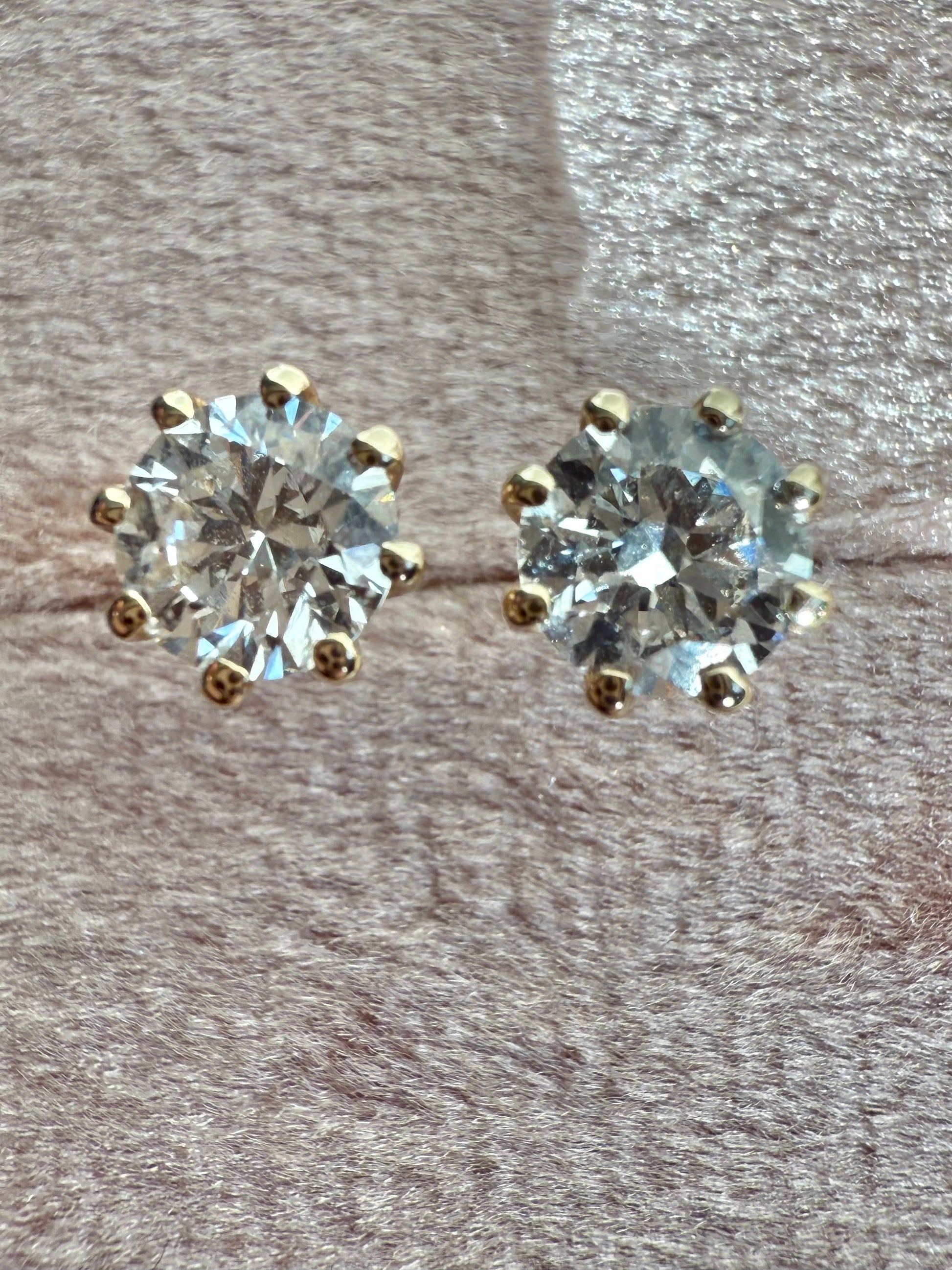 Round brilliant cut lab diamond studs .50 carat weight each totaling 1 Carat are cradled beautifully in an intricate 6 prong setting complementing the sparkling facets of a round diamond. This item is a must have staple. 14K white gold 14K rose gold 14K yellow gold. screw backs 